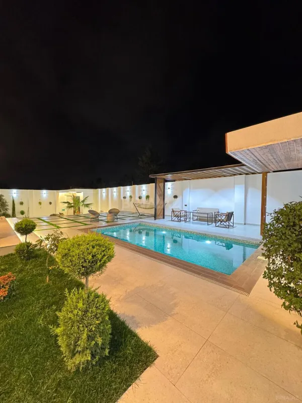 Satılır 5 otaqlı həyət evi 400 m²