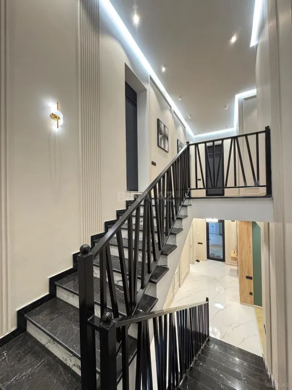 Satılır 5 otaqlı həyət evi 400 m²