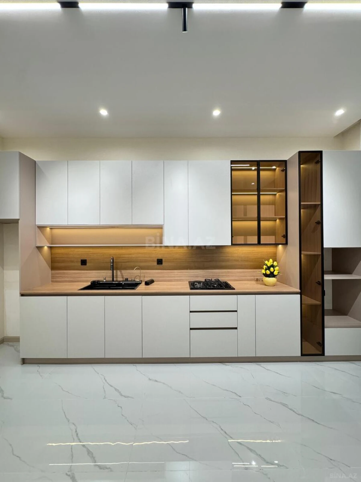 Satılır 5 otaqlı həyət evi 400 m²