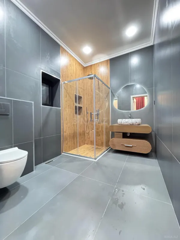 Satılır 5 otaqlı həyət evi 400 m²