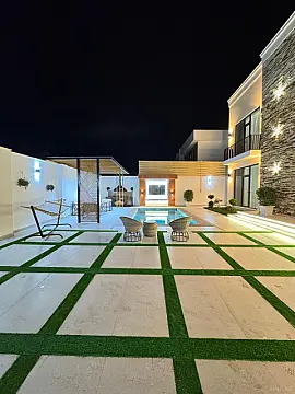 Satılır 5 otaqlı həyət evi 400 m²