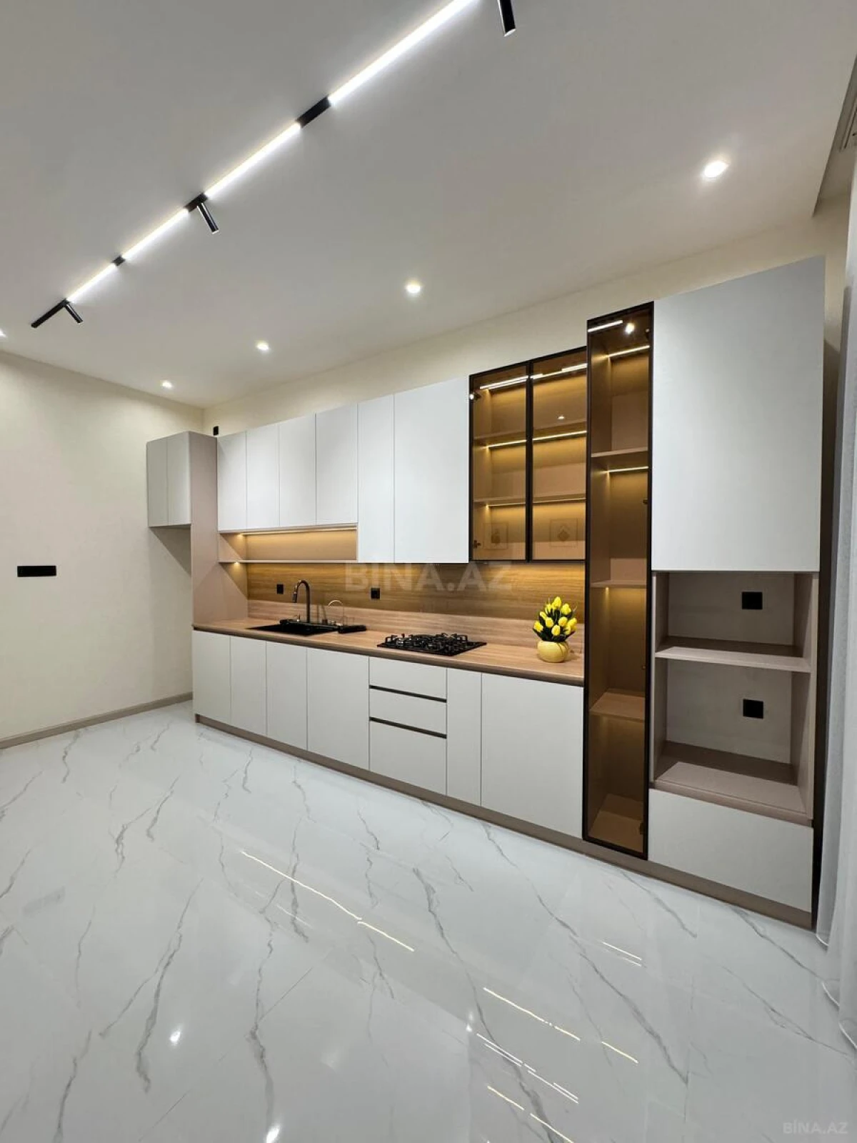 Satılır 5 otaqlı həyət evi 400 m²