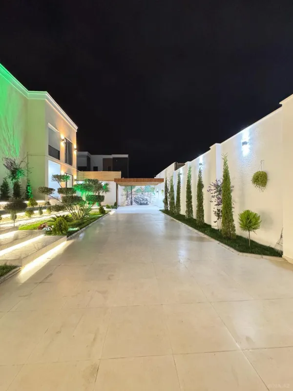 Satılır 5 otaqlı həyət evi 400 m²