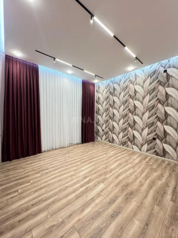 Satılır 5 otaqlı həyət evi 400 m²