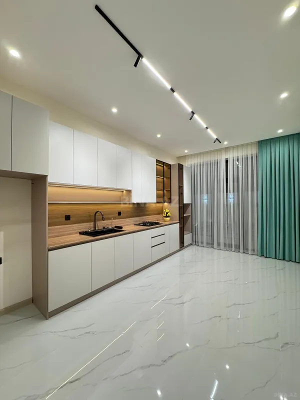Satılır 5 otaqlı həyət evi 400 m²