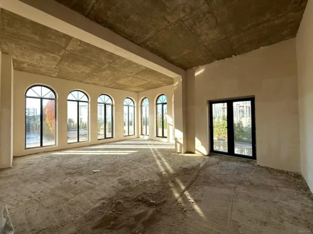 Satılır 10 otaqlı həyət evi 600 m²