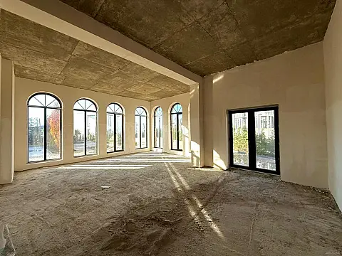 Satılır 10 otaqlı həyət evi 600 m²