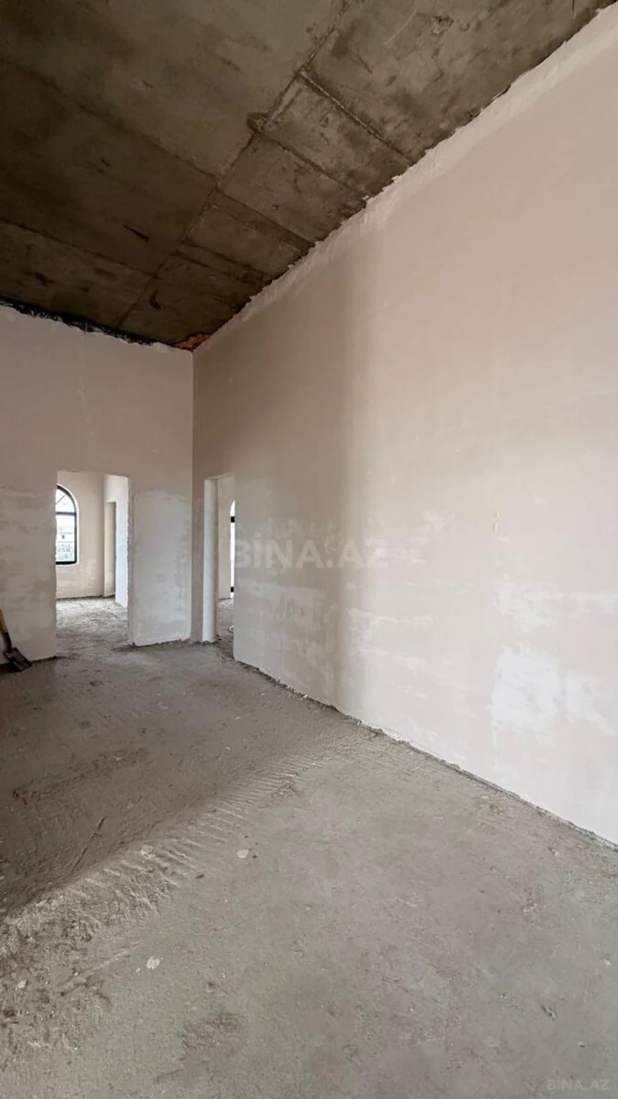 Satılır 10 otaqlı həyət evi 600 m²