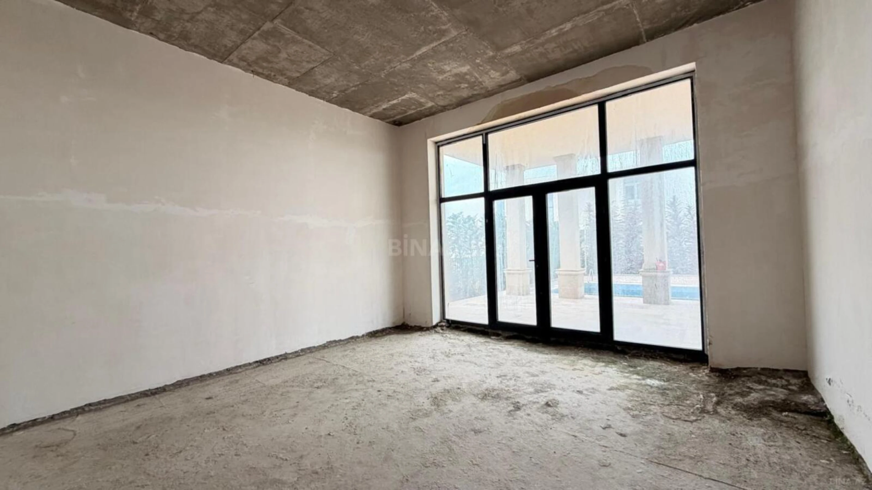 Satılır 10 otaqlı həyət evi 600 m²