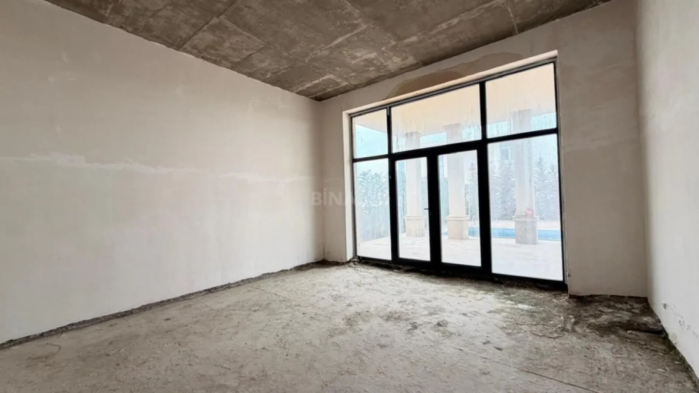Satılır 10 otaqlı həyət evi 600 m²