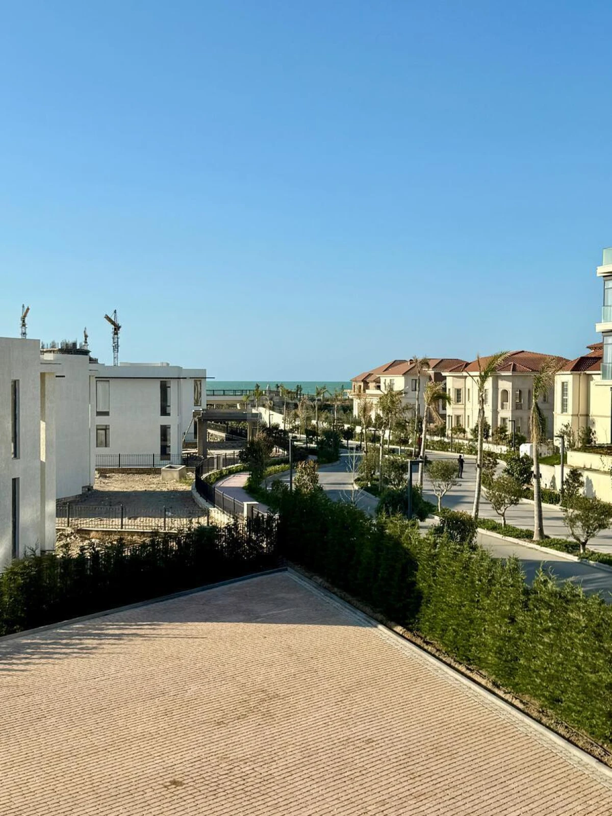 Satılır 10 otaqlı həyət evi 600 m²