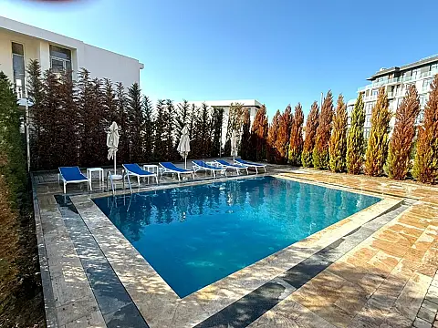 Satılır 10 otaqlı həyət evi 600 m²