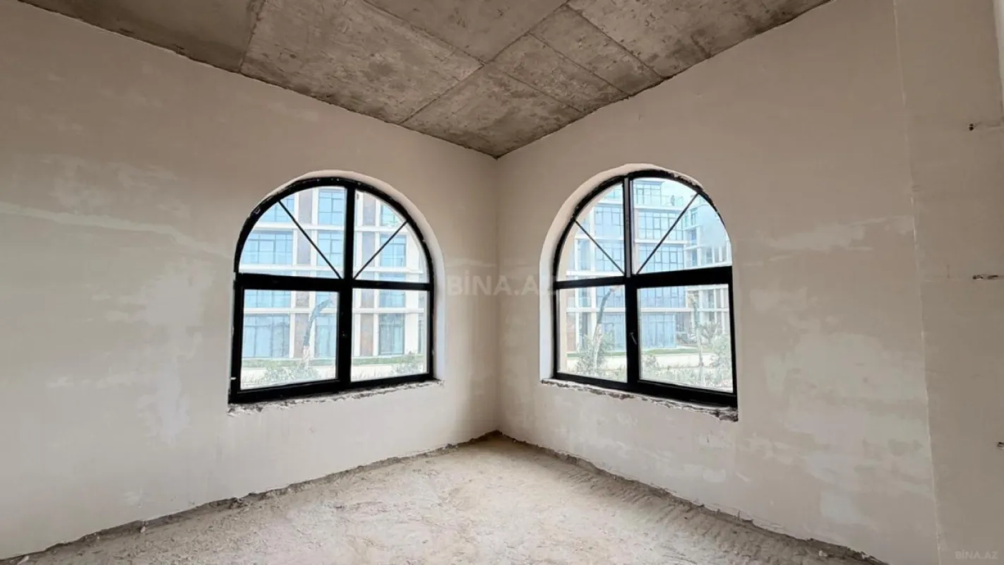 Satılır 10 otaqlı həyət evi 600 m²
