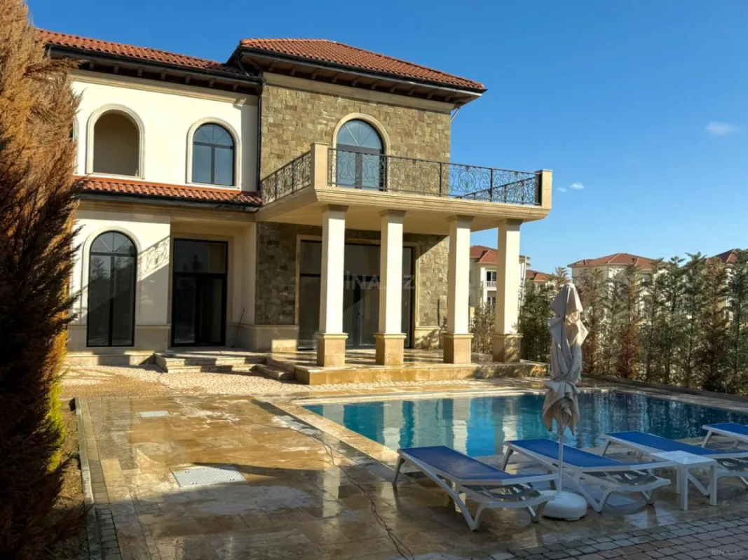 Satılır 10 otaqlı həyət evi 600 m²