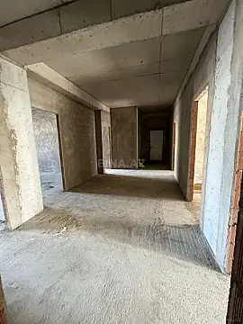 Satılır 4 otaqlı mənzil 136 m²