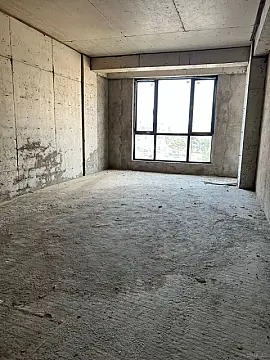 Satılır 4 otaqlı mənzil 136 m²