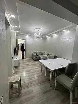Satılır 2 otaqlı mənzil 58 m²