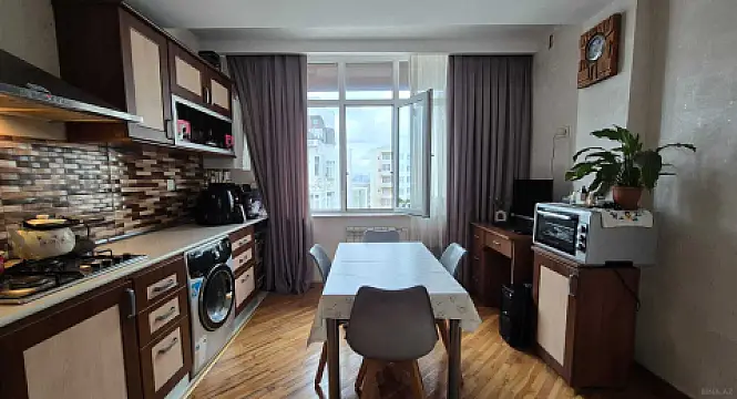 Satılır 3 otaqlı mənzil 74 m² — Bakı, Həzi Aslanov qəs. 3 otaq 74.00 m²