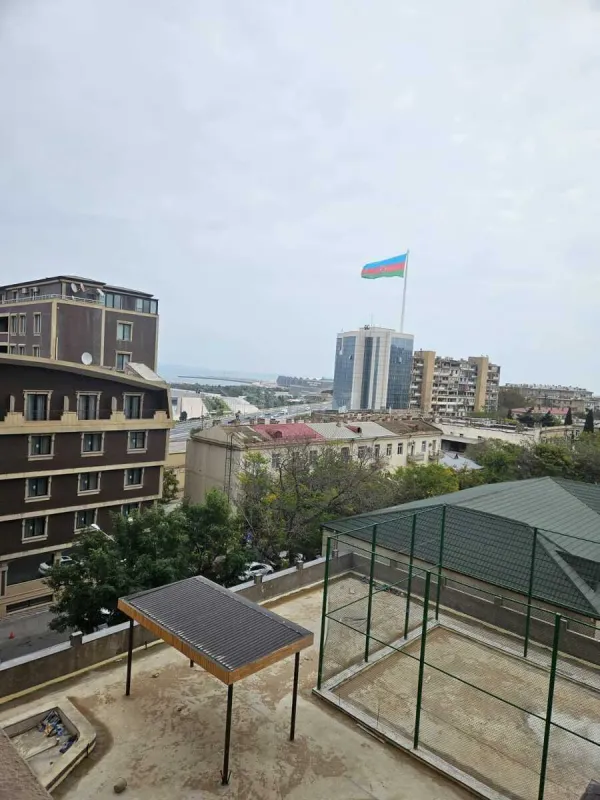 Satılır 2 otaqlı mənzil 99.3 m²