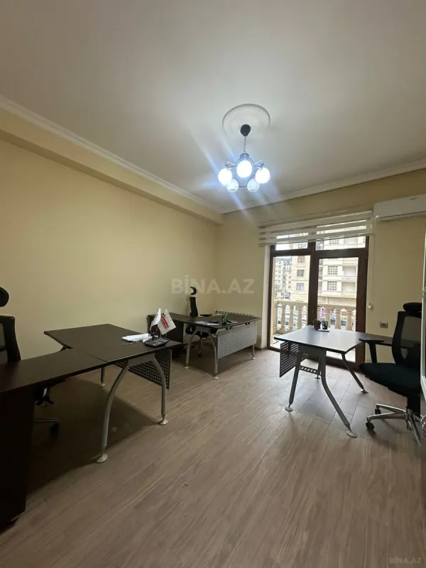 Satılır 2 otaqlı mənzil 95 m²