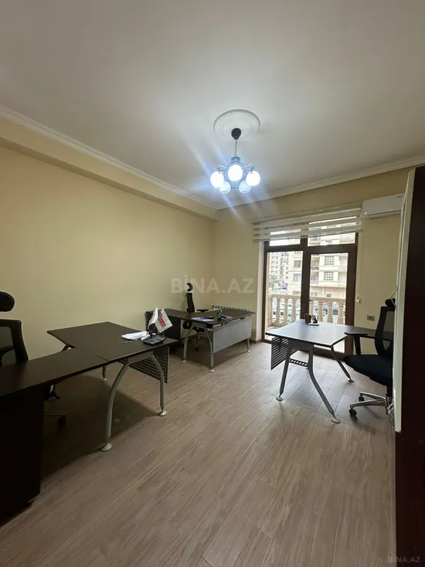 Satılır 2 otaqlı mənzil 95 m²