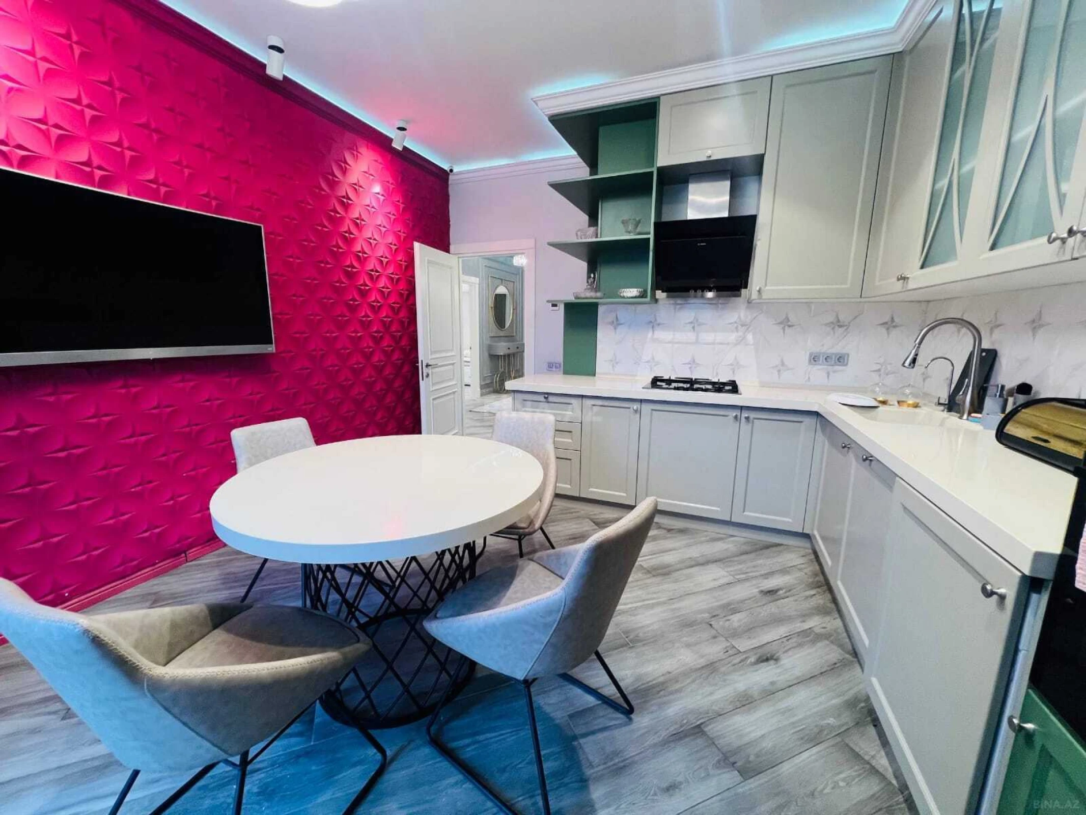 Kirayə verilir 3 otaqlı mənzil 178 m²