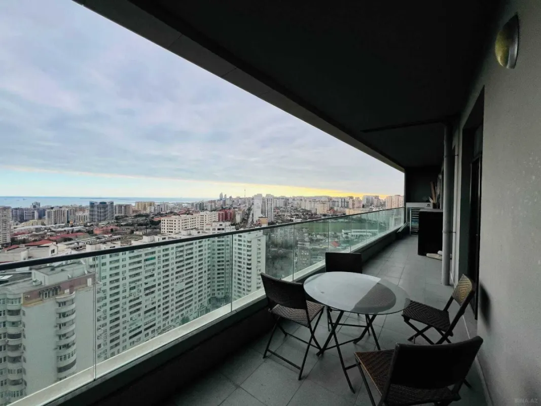 Kirayə verilir 3 otaqlı mənzil 178 m²