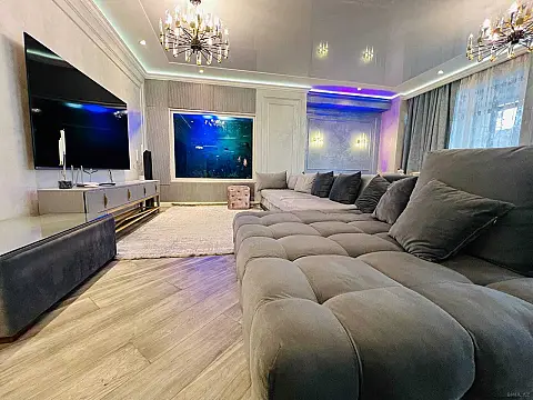 Kirayə verilir 3 otaqlı mənzil 178 m²