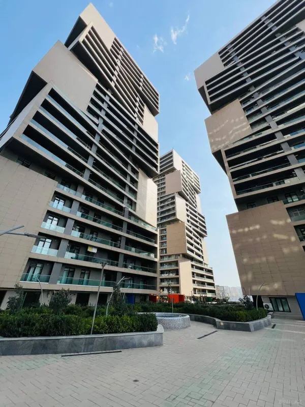 Kirayə verilir 3 otaqlı mənzil 178 m²