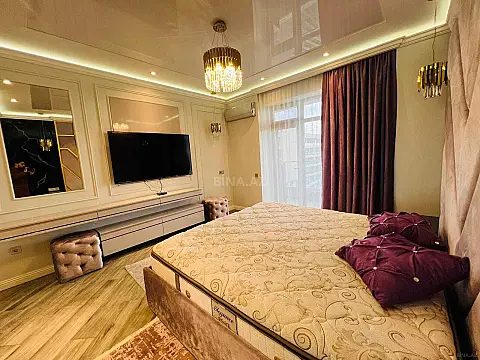 Kirayə verilir 3 otaqlı mənzil 178 m²