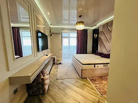 Kirayə verilir 3 otaqlı mənzil 178 m²