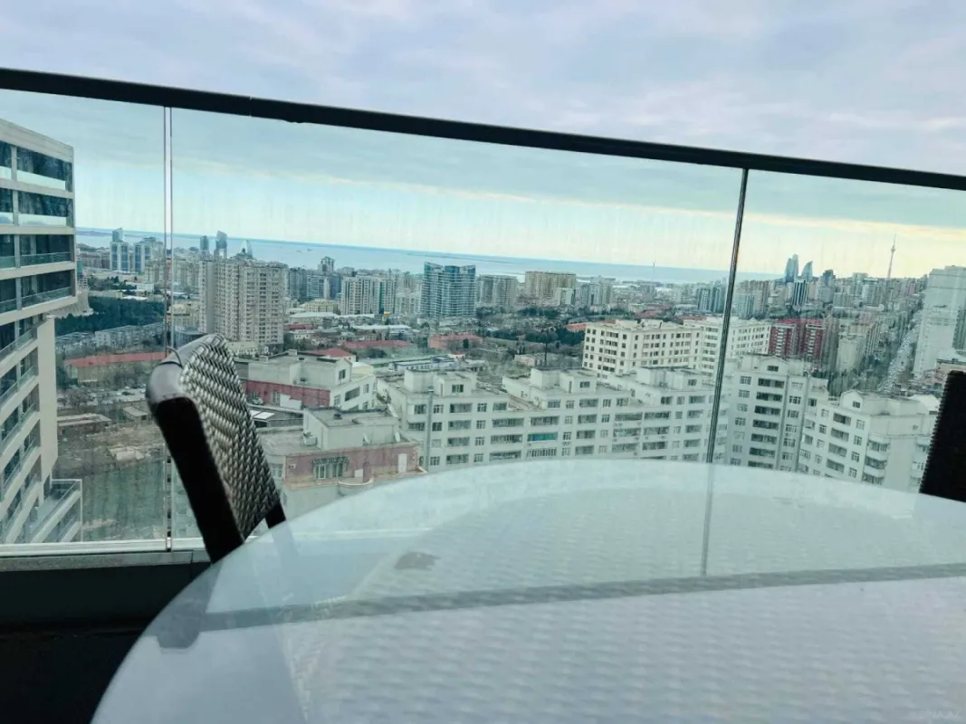 Kirayə verilir 3 otaqlı mənzil 178 m²