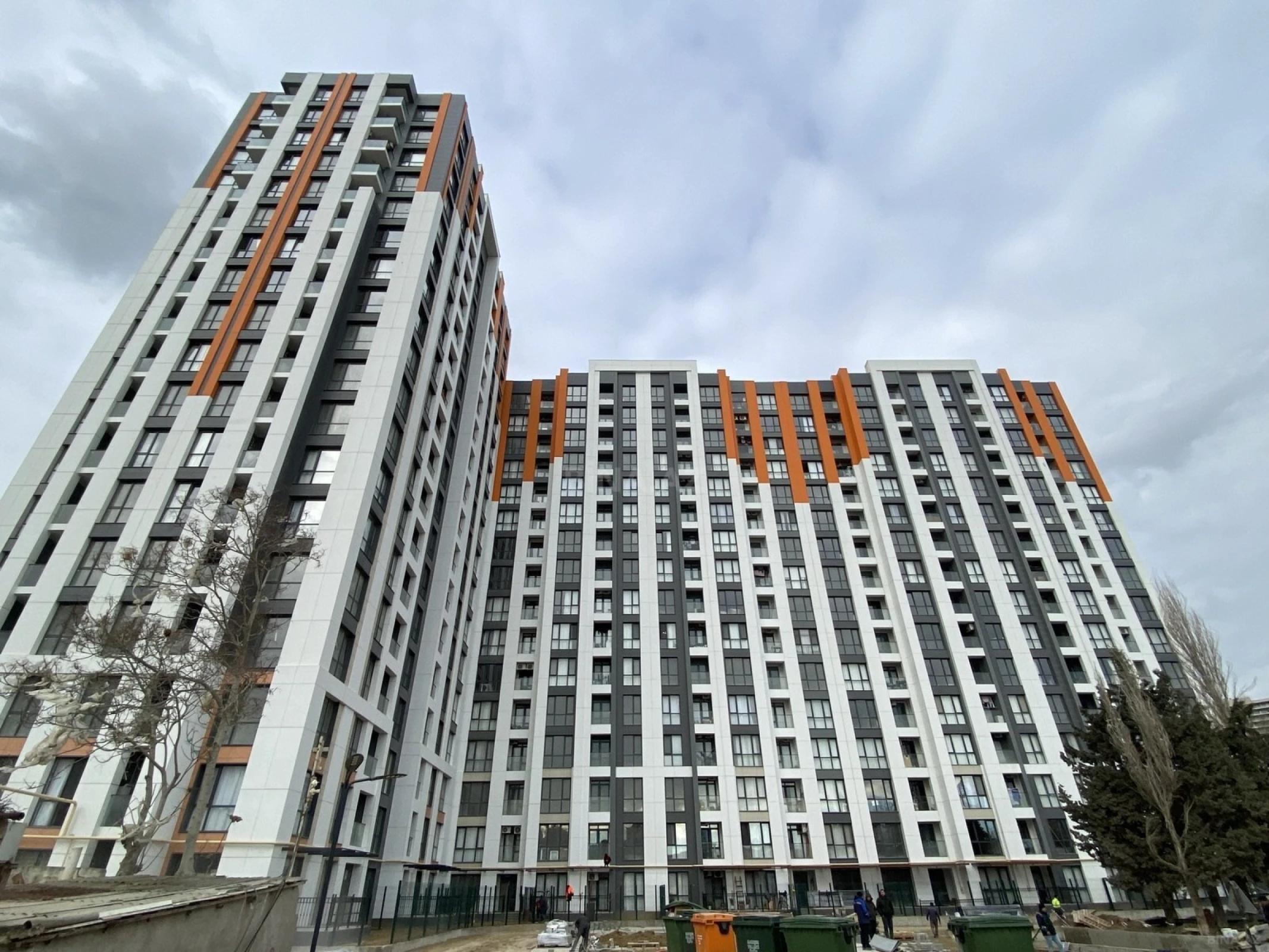 Satılır 2 otaqlı mənzil 52.9 m²