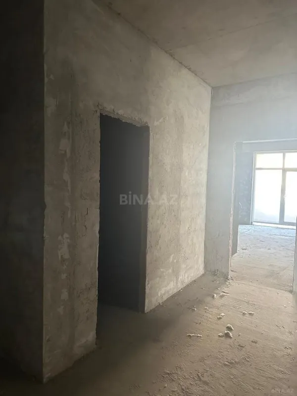 Satılır 5 otaqlı mənzil 272 m²
