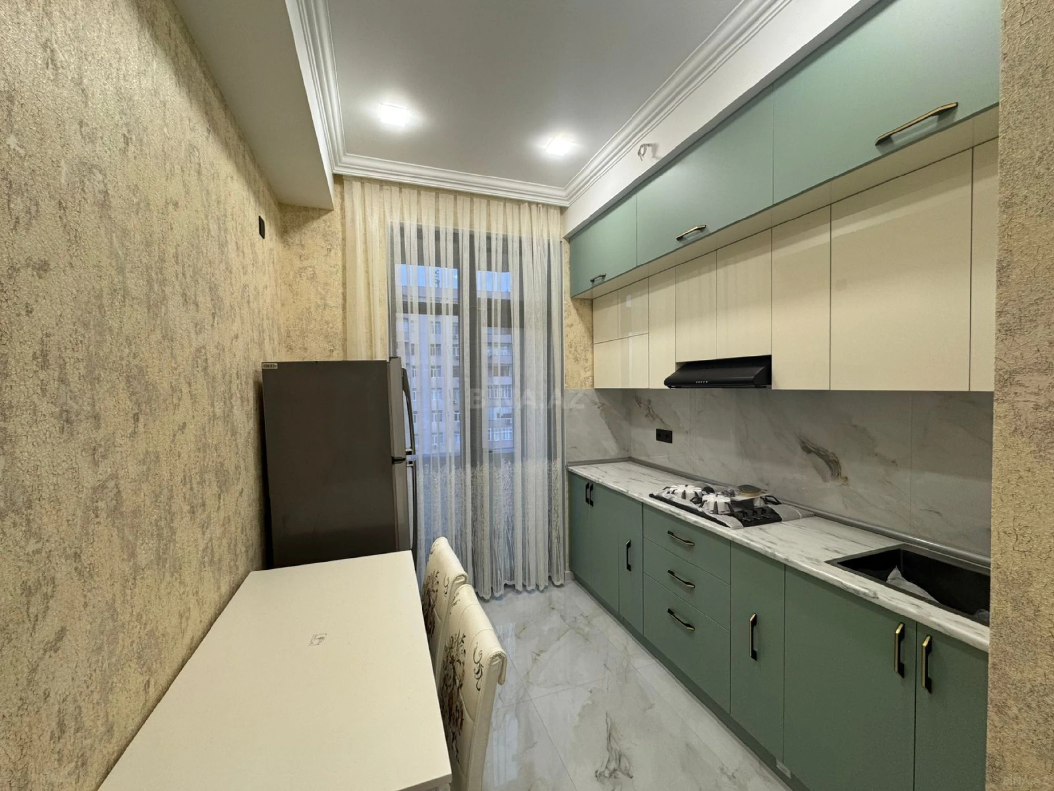 Kirayə verilir 2 otaqlı mənzil 65 m²