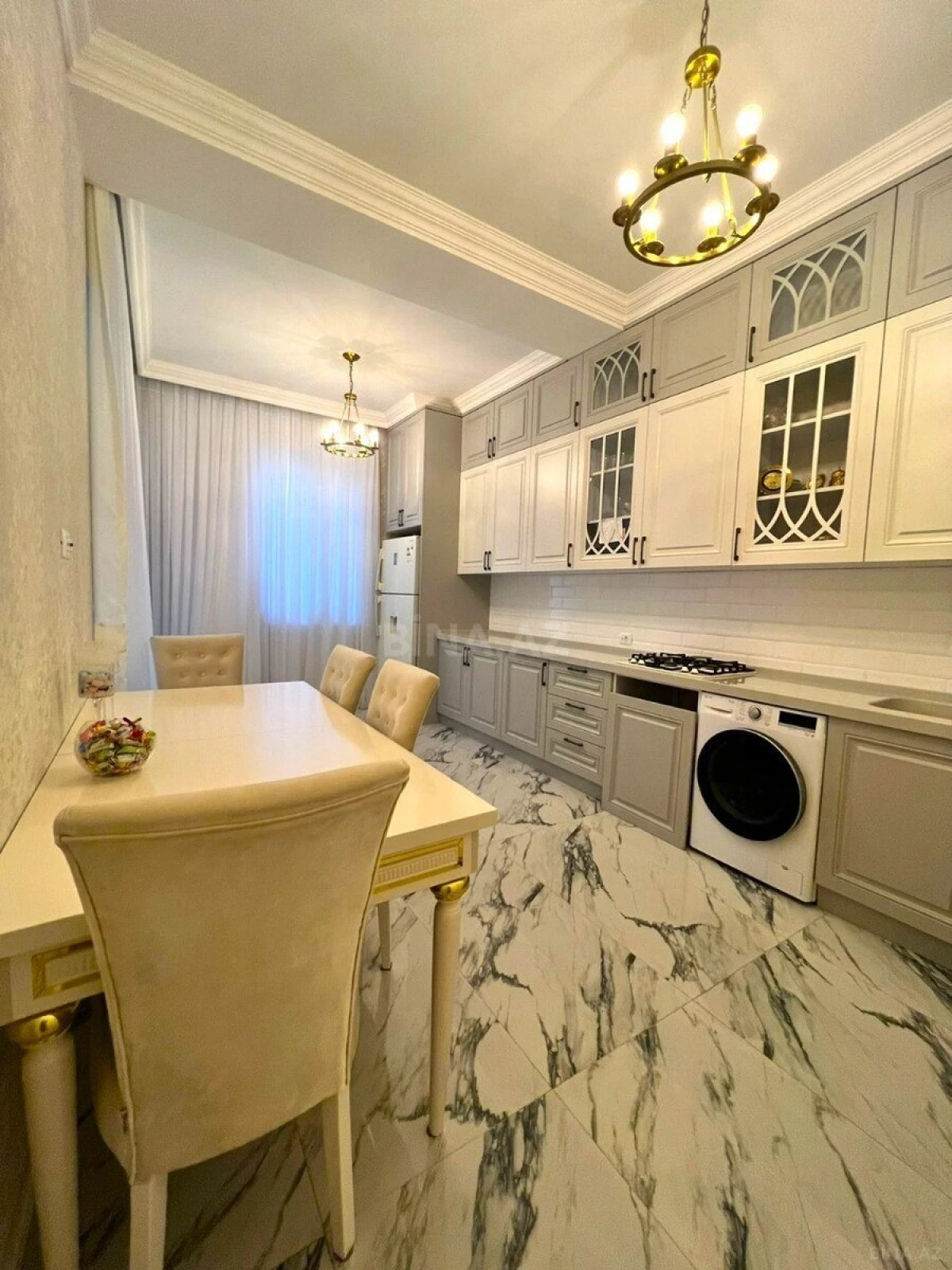 Satılır 6 otaqlı həyət evi 420 m²