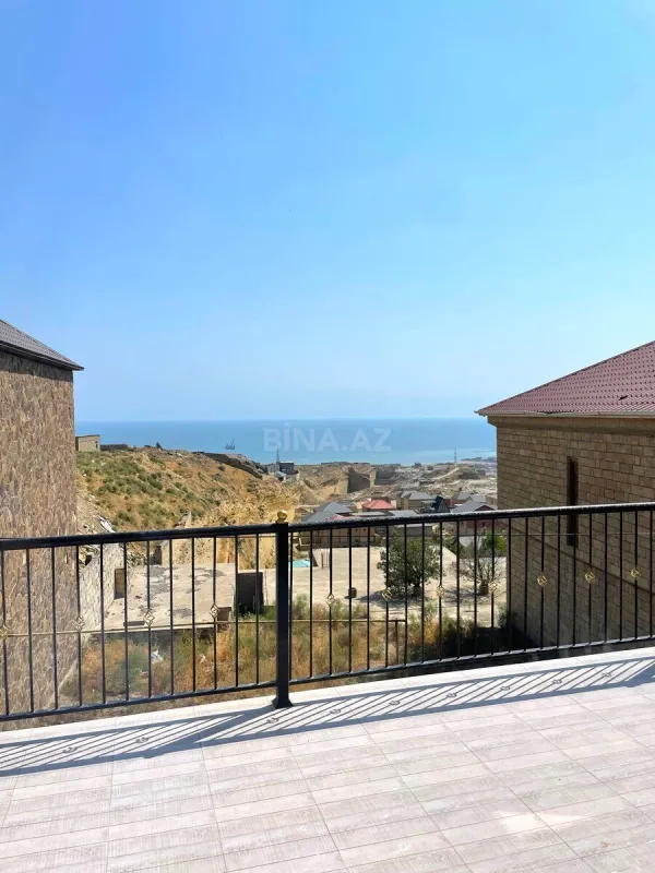 Satılır 6 otaqlı həyət evi 420 m²