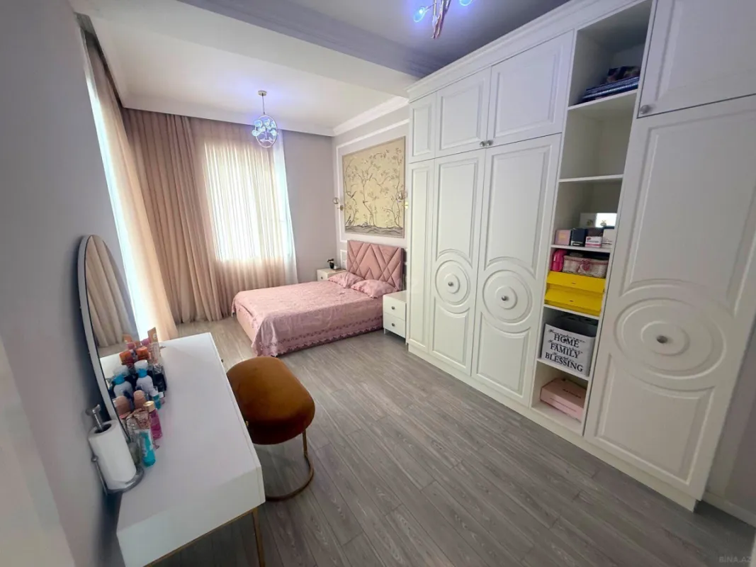 Satılır 6 otaqlı həyət evi 420 m²