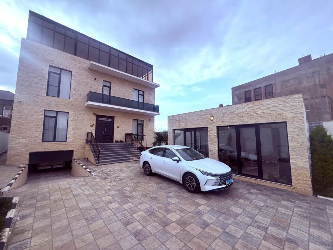 Satılır 6 otaqlı həyət evi 420 m²