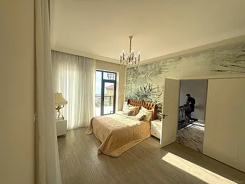 Satılır 6 otaqlı həyət evi 420 m²