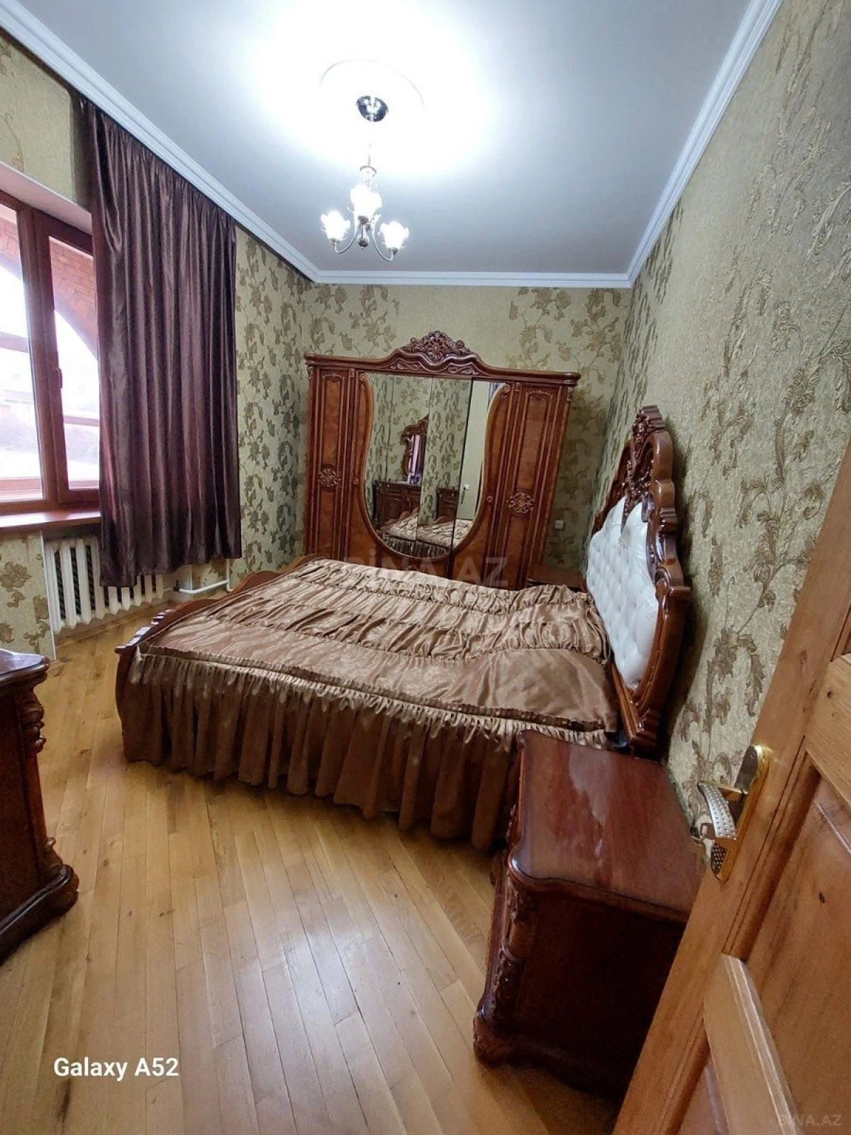 Satılır 10 otaqlı həyət evi 600 m²