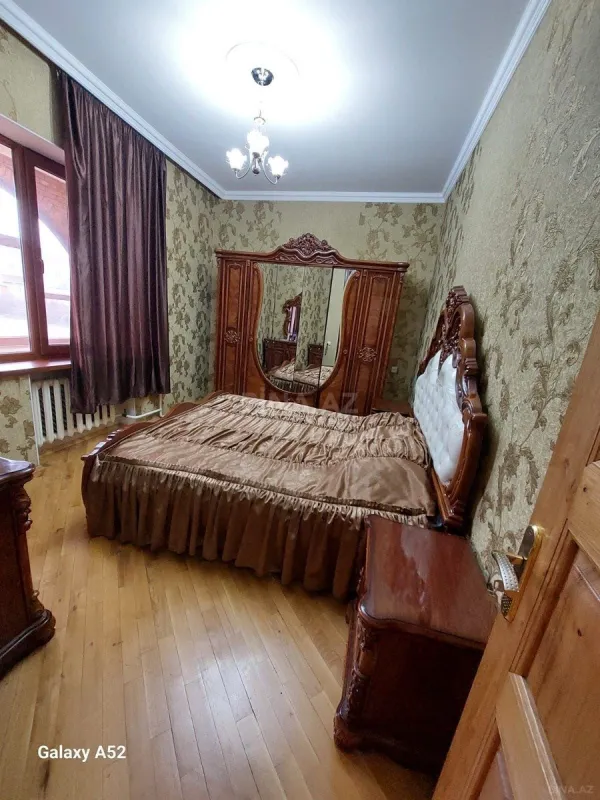 Satılır 10 otaqlı həyət evi 600 m²