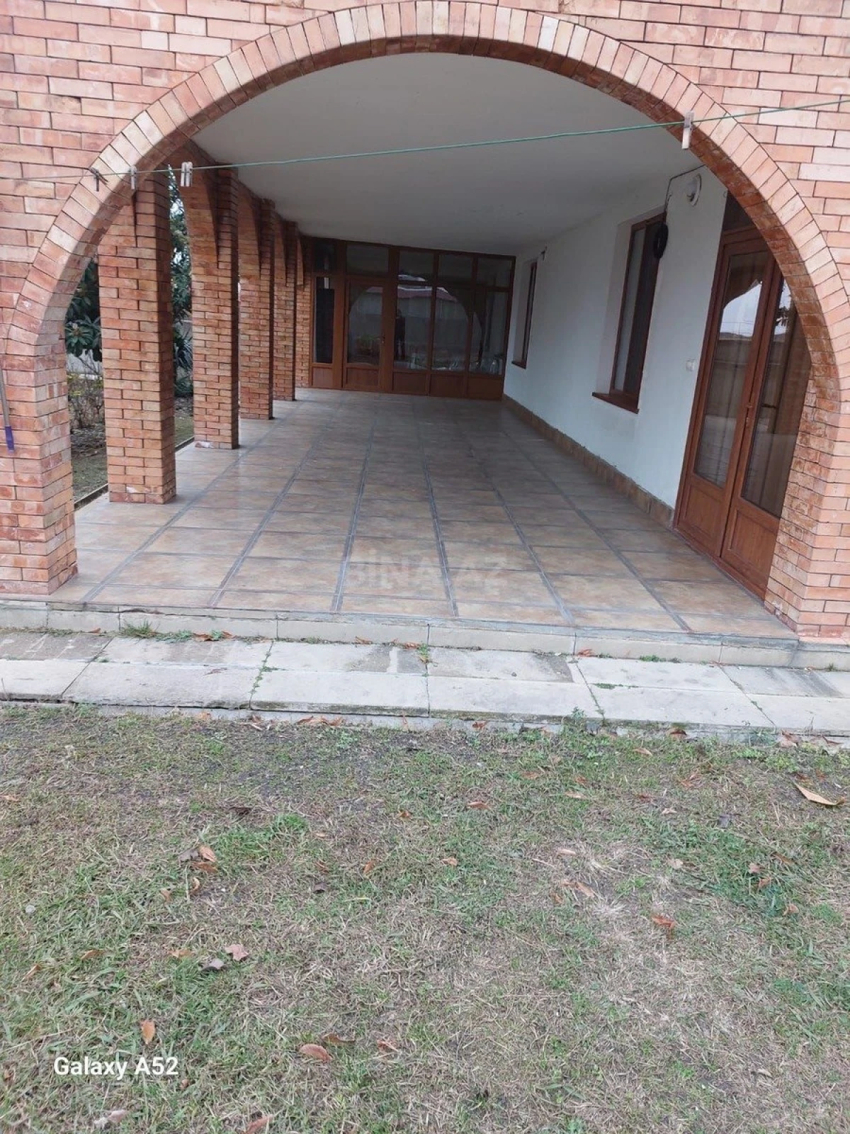 Satılır 10 otaqlı həyət evi 600 m²