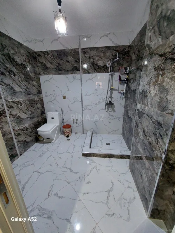 Satılır 10 otaqlı həyət evi 600 m²