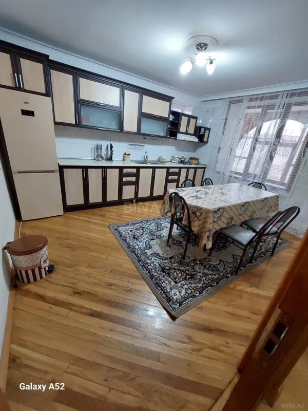 Satılır 10 otaqlı həyət evi 600 m²