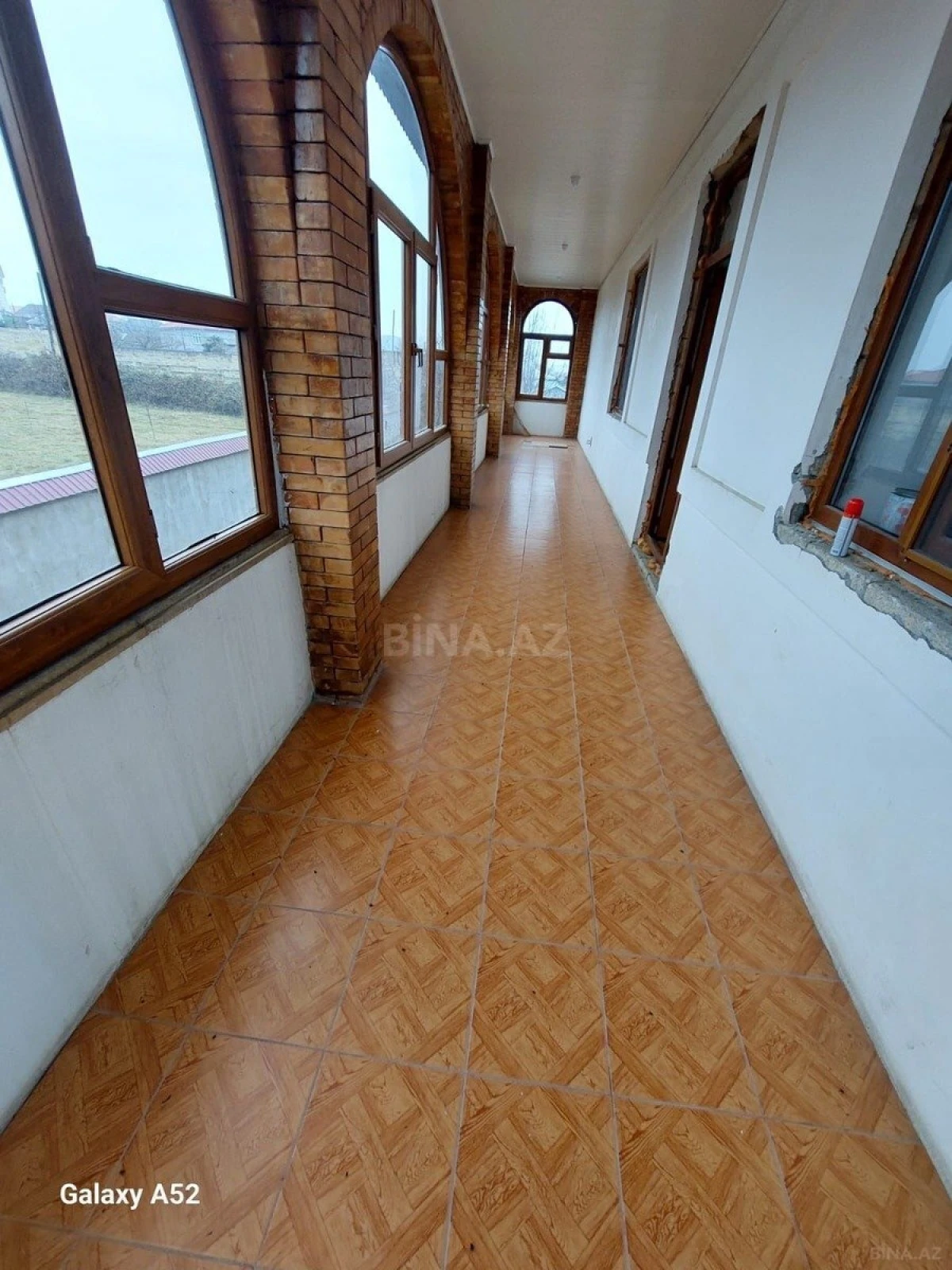 Satılır 10 otaqlı həyət evi 600 m²