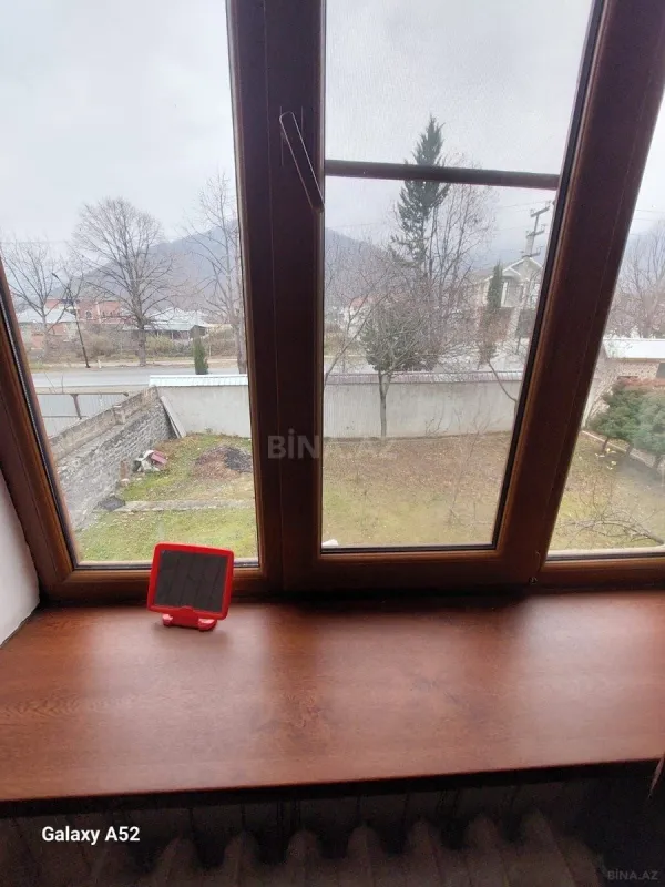 Satılır 10 otaqlı həyət evi 600 m²