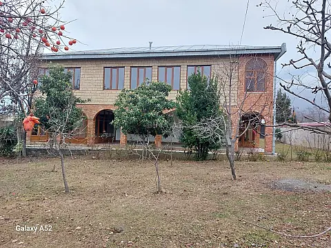 Satılır 10 otaqlı həyət evi 600 m²