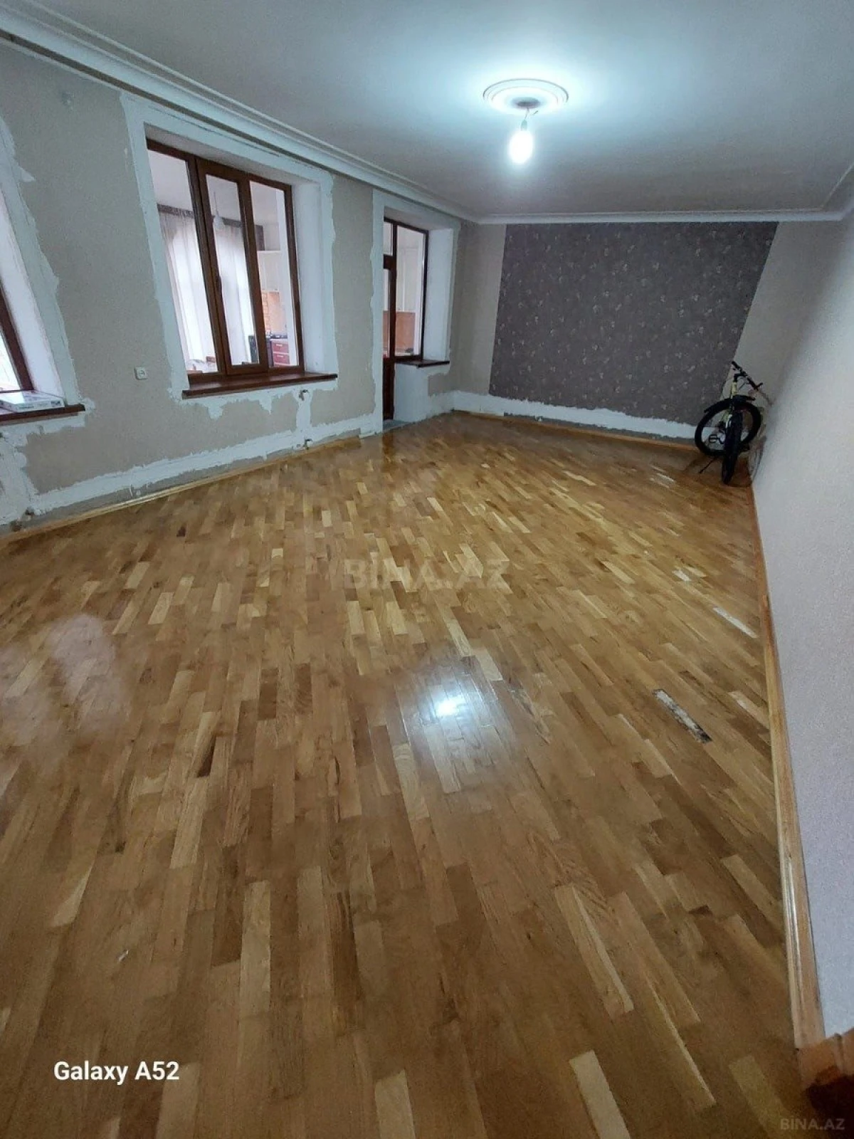 Satılır 10 otaqlı həyət evi 600 m²