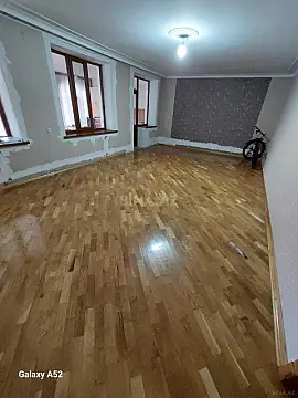 Satılır 10 otaqlı həyət evi 600 m²